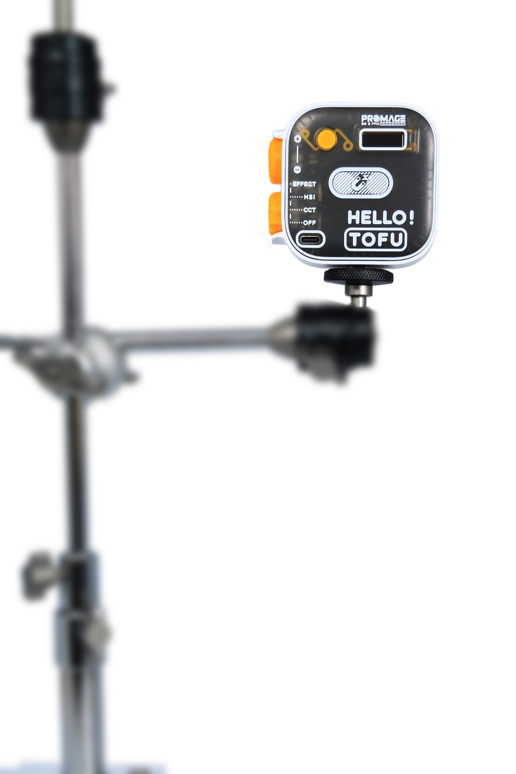 PROMAGE PM-100R TOFU PORTABLE RGB LED CAMERA LIGHT