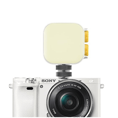 PROMAGE PM-100R TOFU PORTABLE RGB LED CAMERA LIGHT
