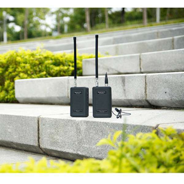Saramonic SR-WM4C VHF Camera-Mount Wireless Omni Lavalier Microphone System