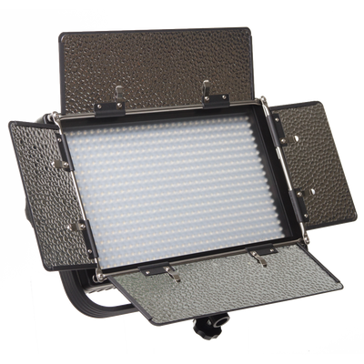 Ikan DAYLIGHT LED LIGHT W/ AB &amp; V-MOUNT PLATES